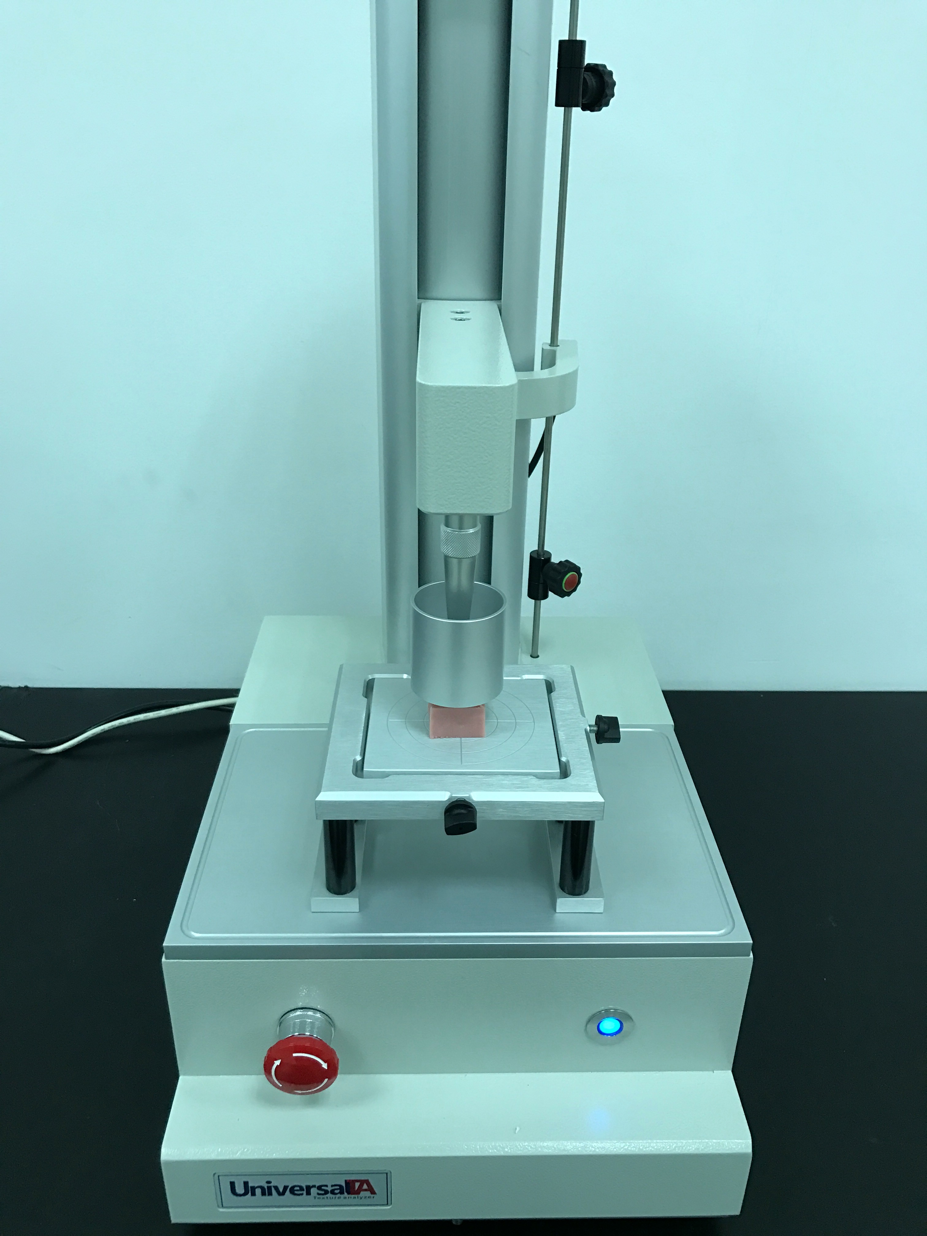 IMG_0340.jpg 国产质构仪用于宠物罐头质构特性测试